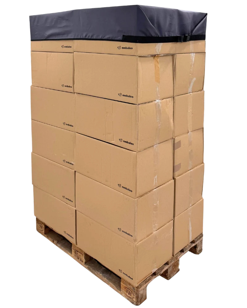 Coiffe EC Ecklo posée sur le dessus d’une palette de cartons